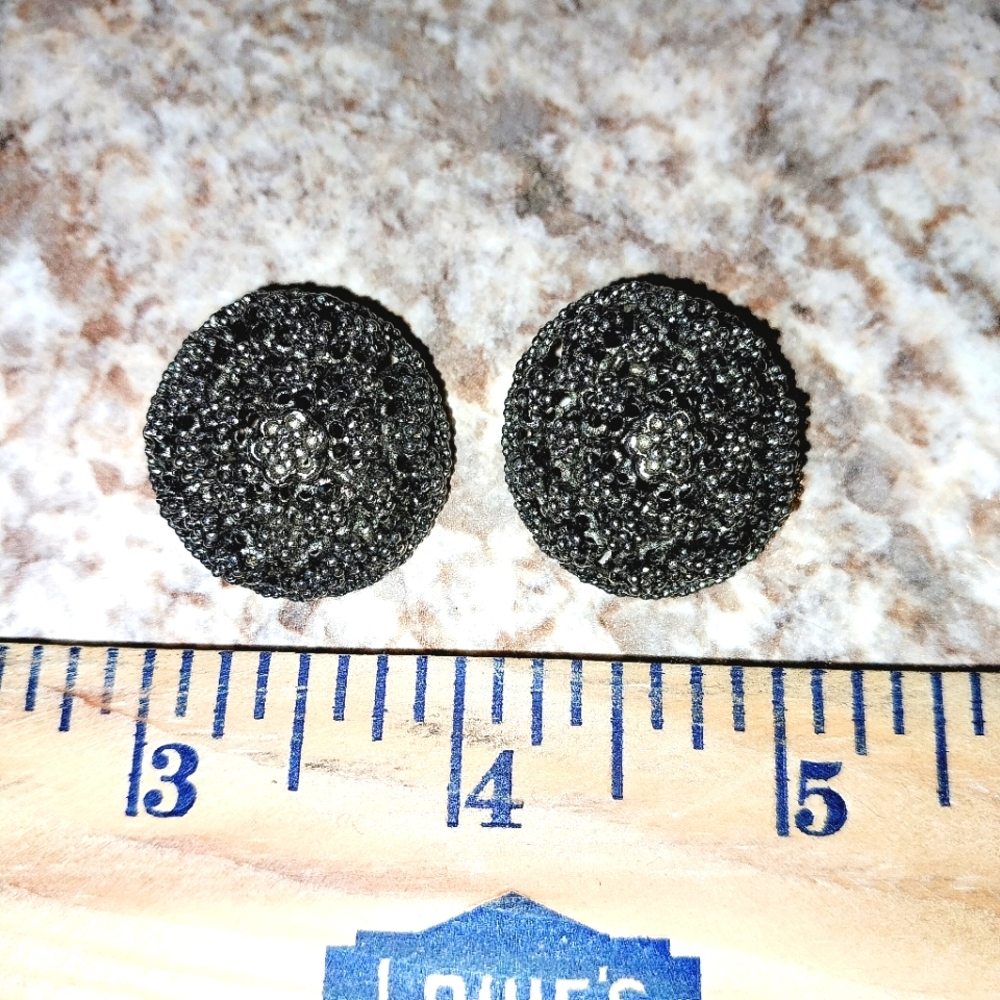 Vintage flower clip on earrings